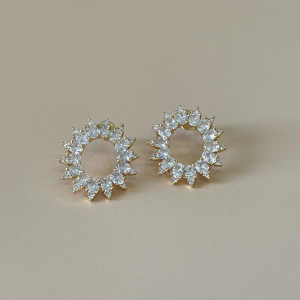 ARETES CIRCULO CON CRISTA