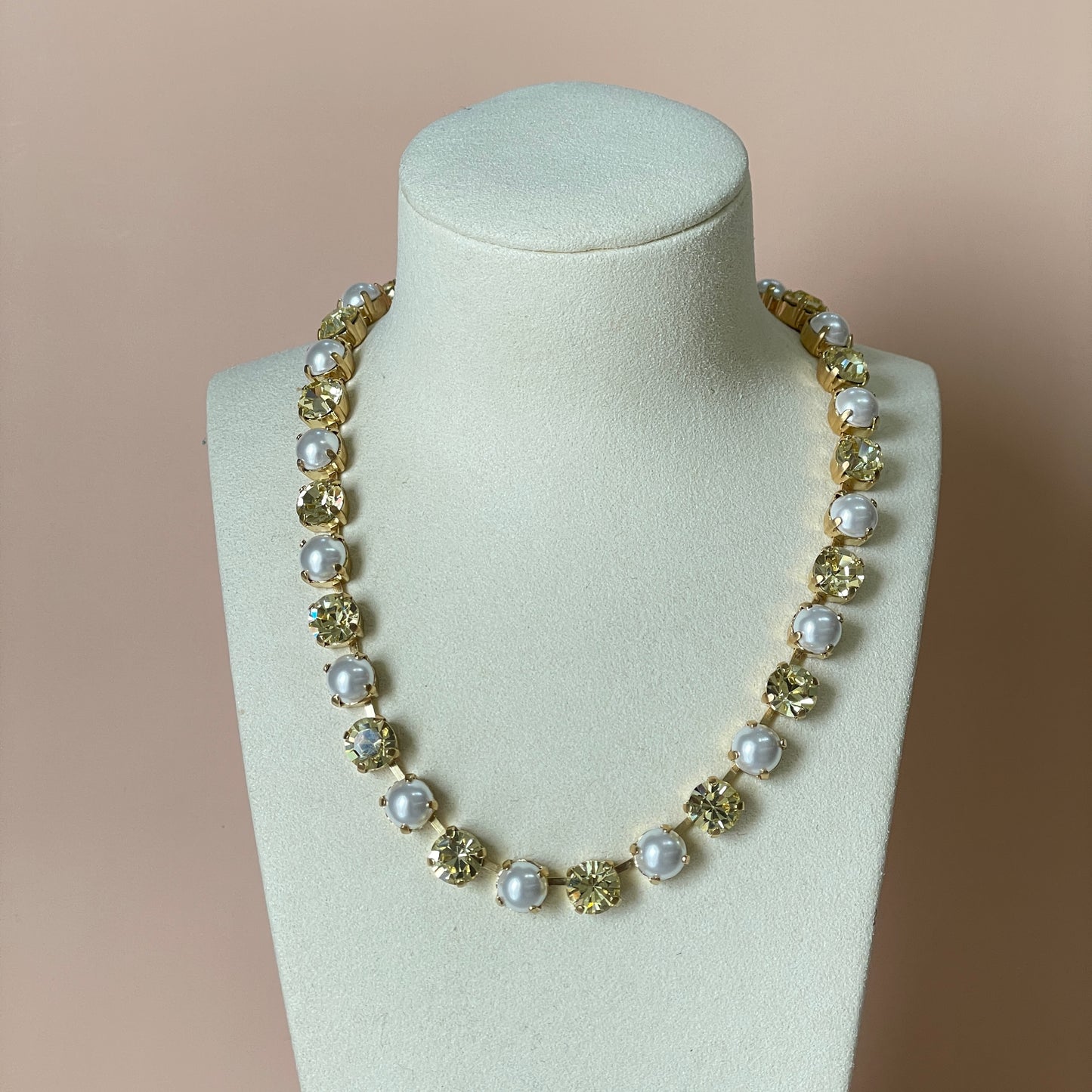 COLLAR SHINE PERLA CRISTAL AMARILLO