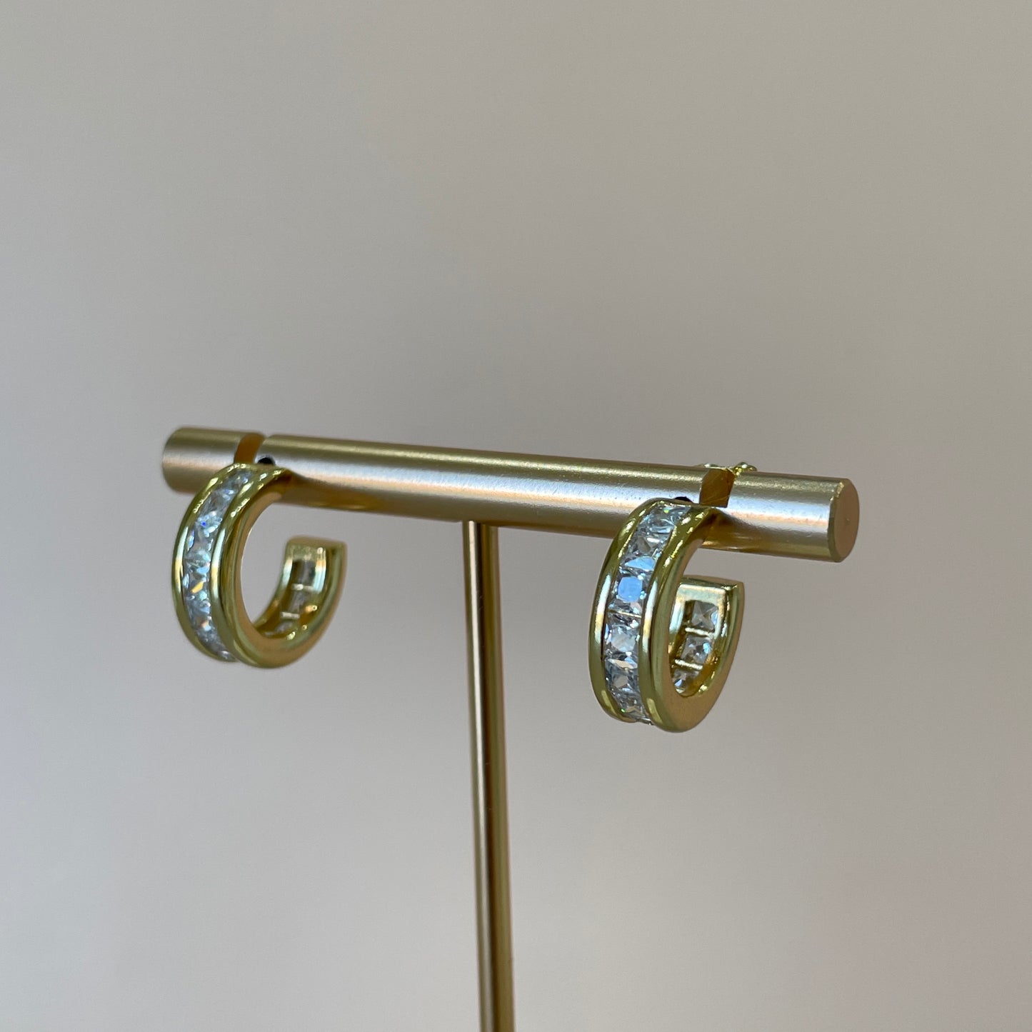 ARRACADAS GLOWY HOOP