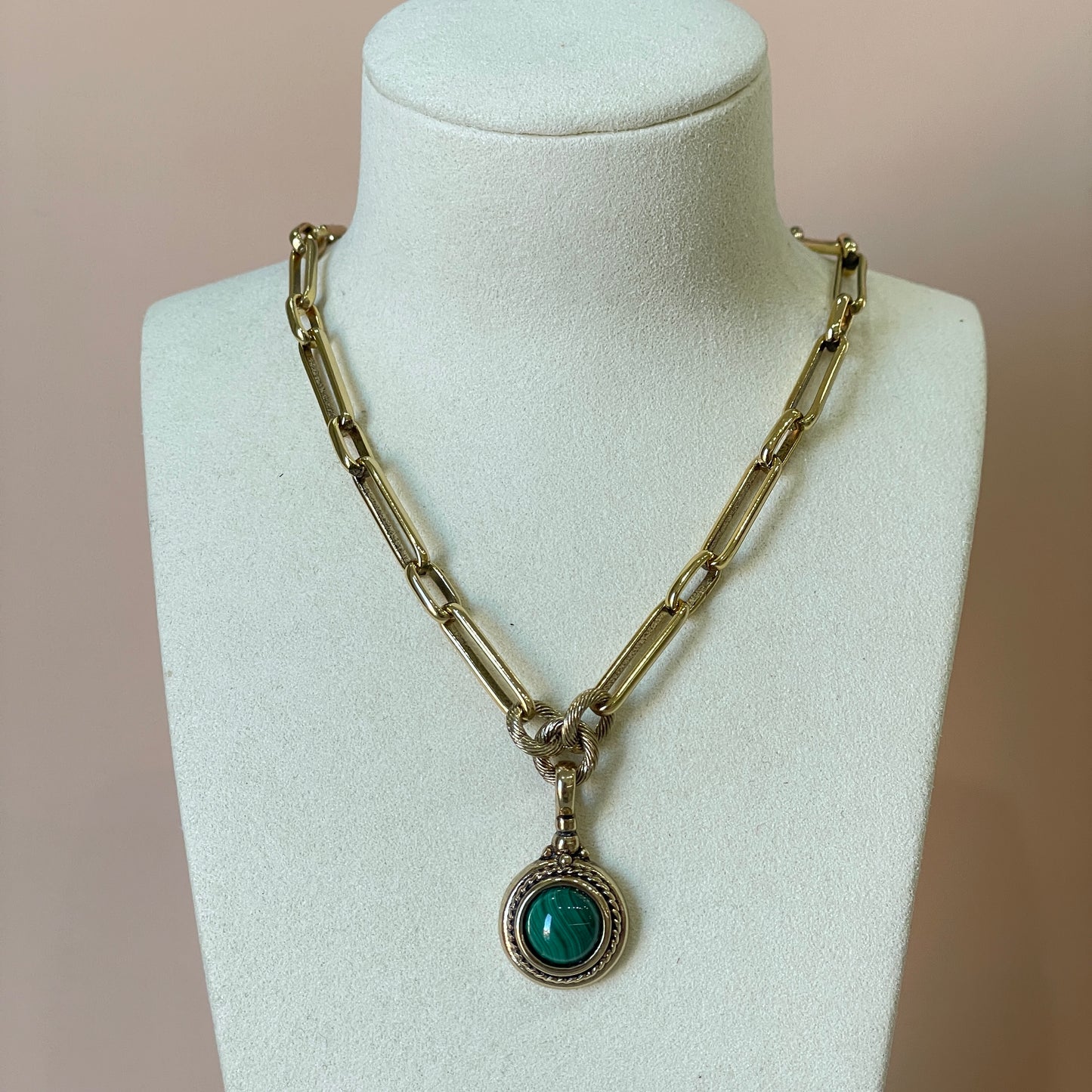 COLLAR SHIELDED MALAQUITA