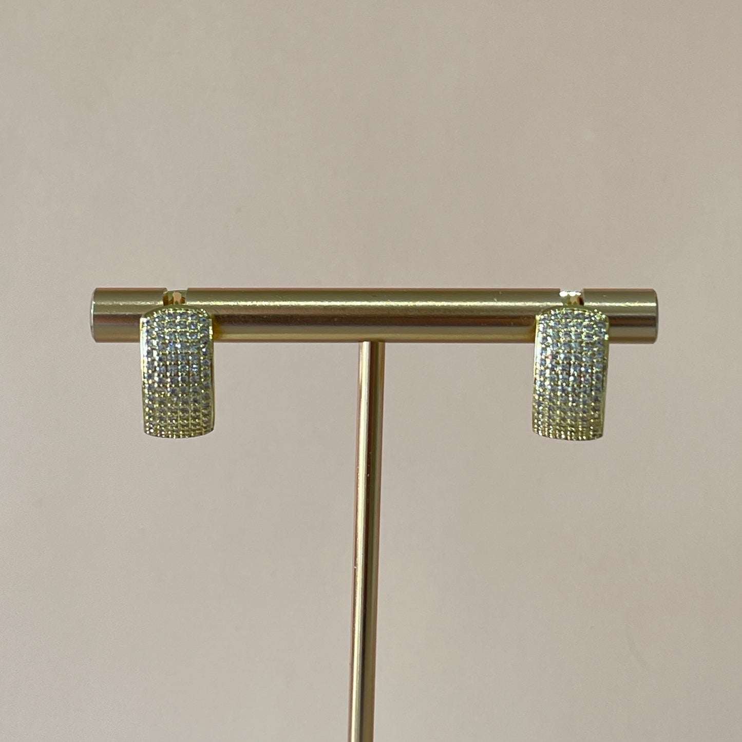 ARRACADA ANCHA CON CRISTALES