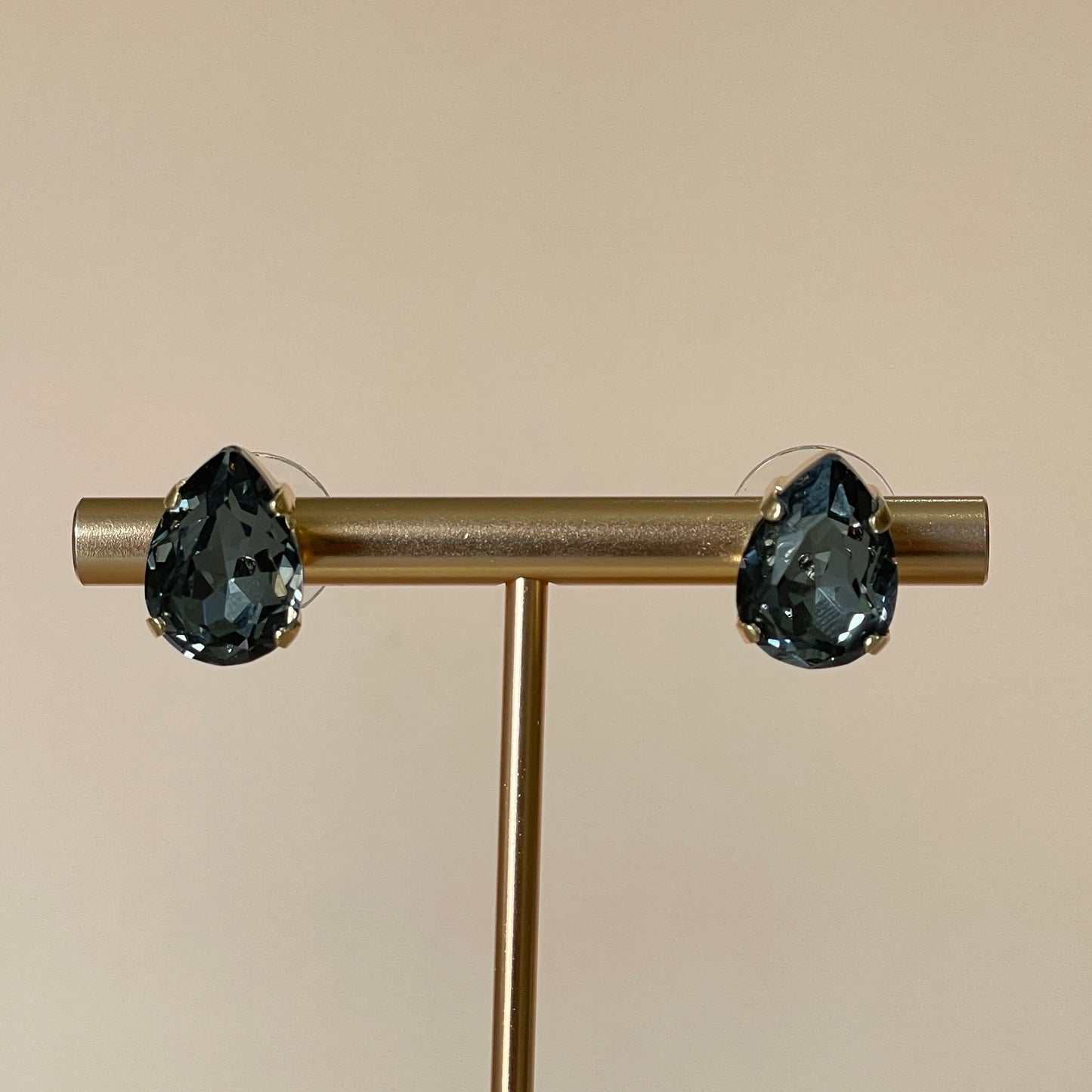 ARETES GOTA CRISTAL GRIS