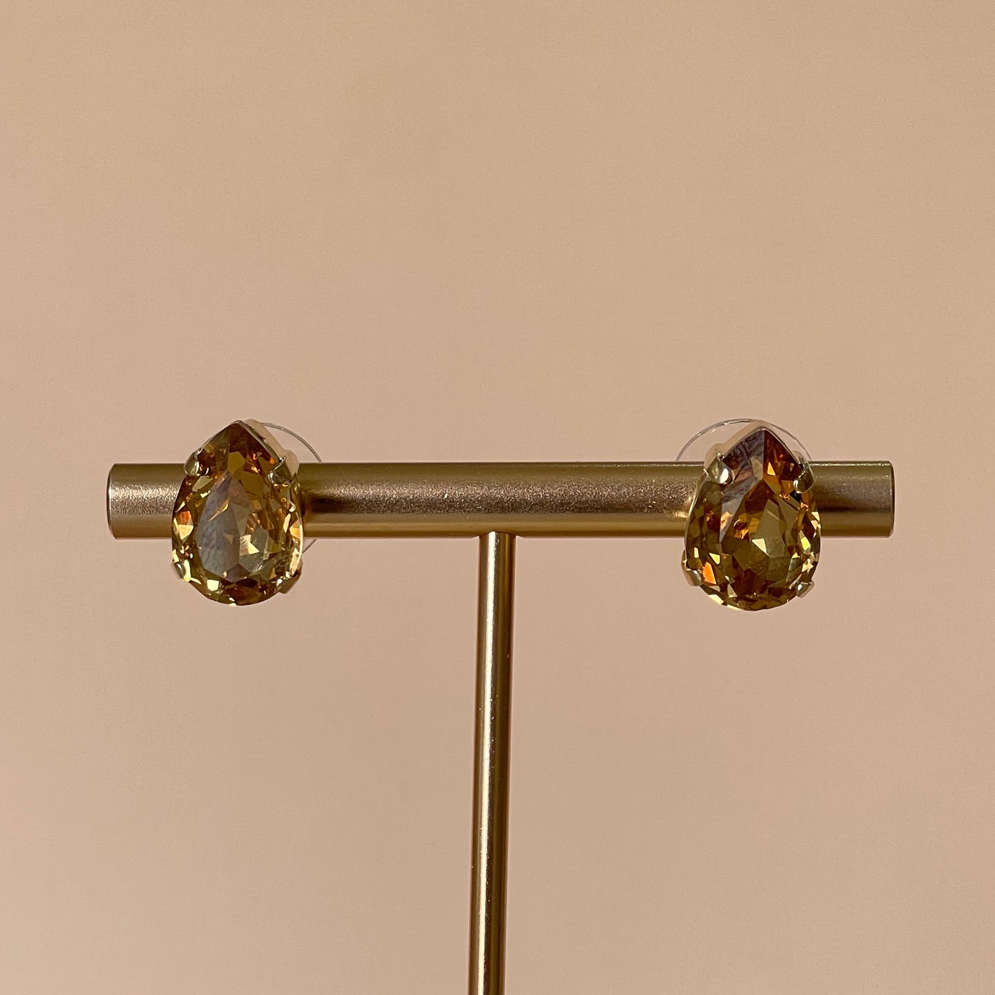 ARETES GOTA CRISTAL DORADO