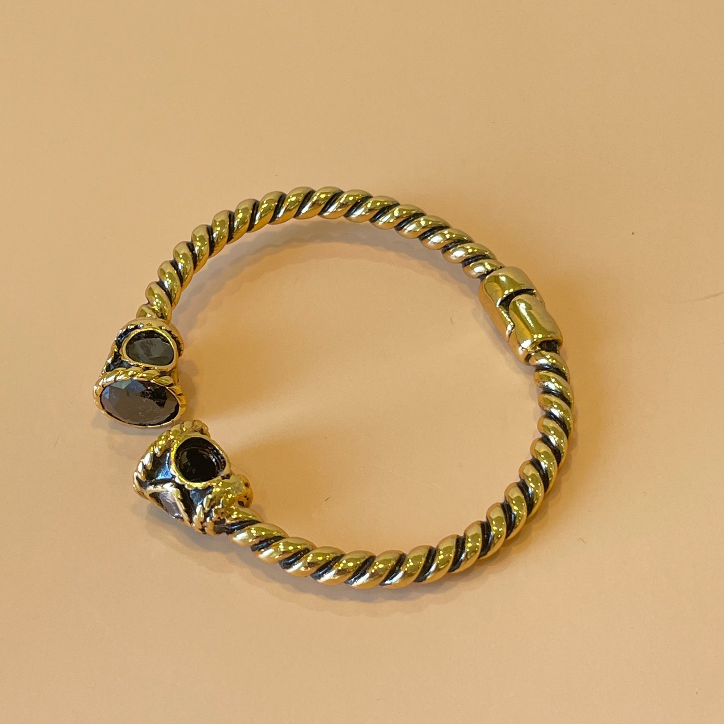 BRAZALETE CUFF CRISTAL NEGRO