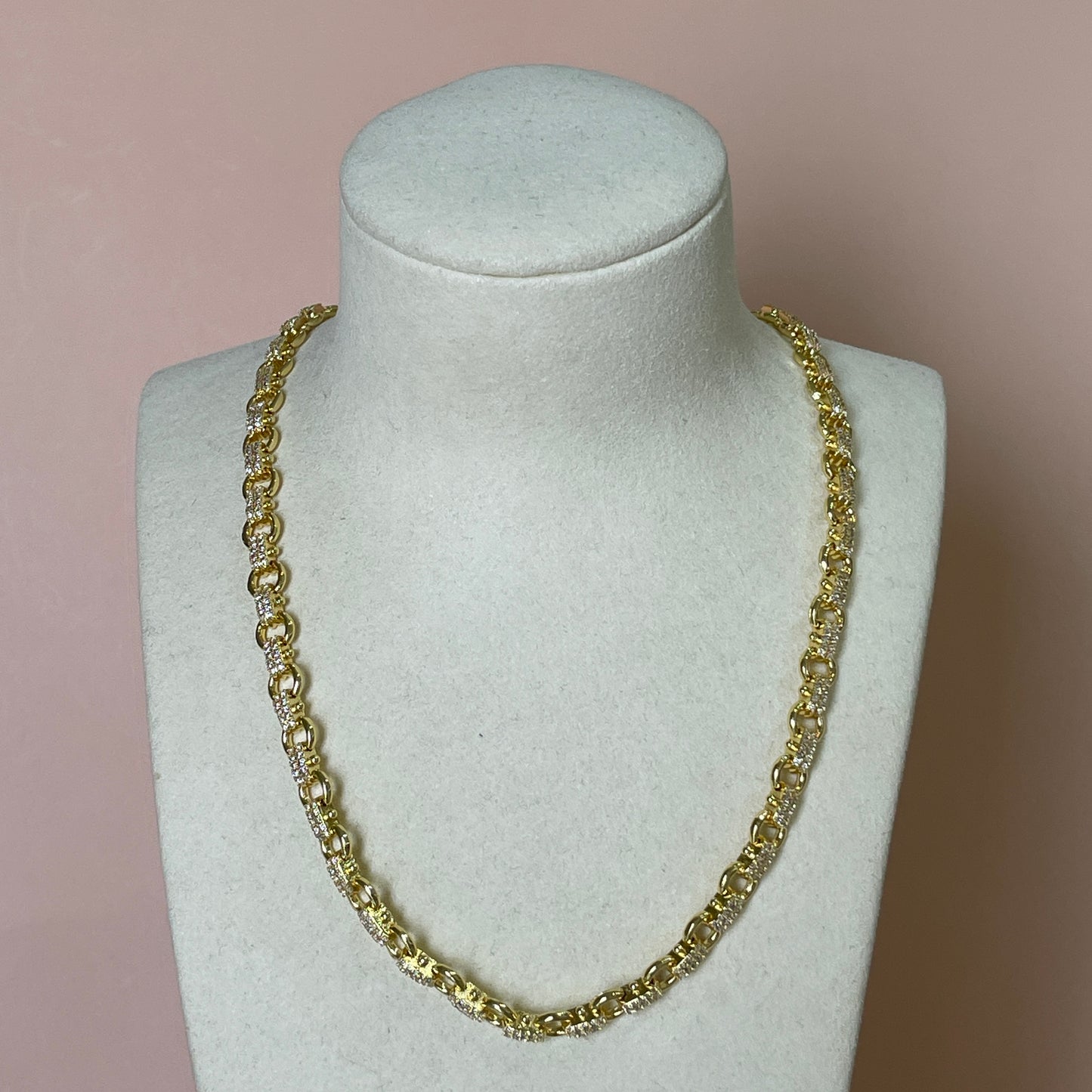 COLLAR MANZANA CON CRISTAL