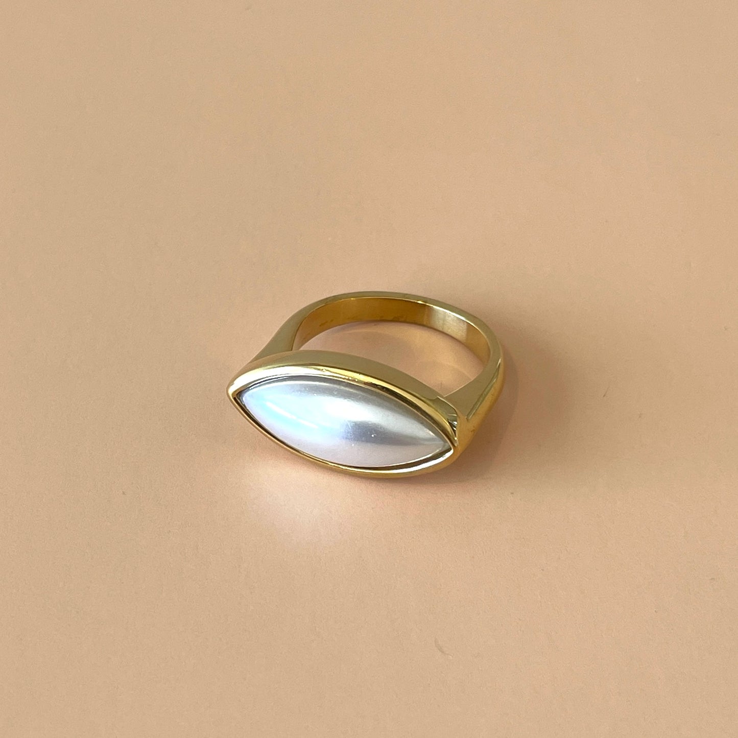 ANILLO PERLA OVALADA GOLD