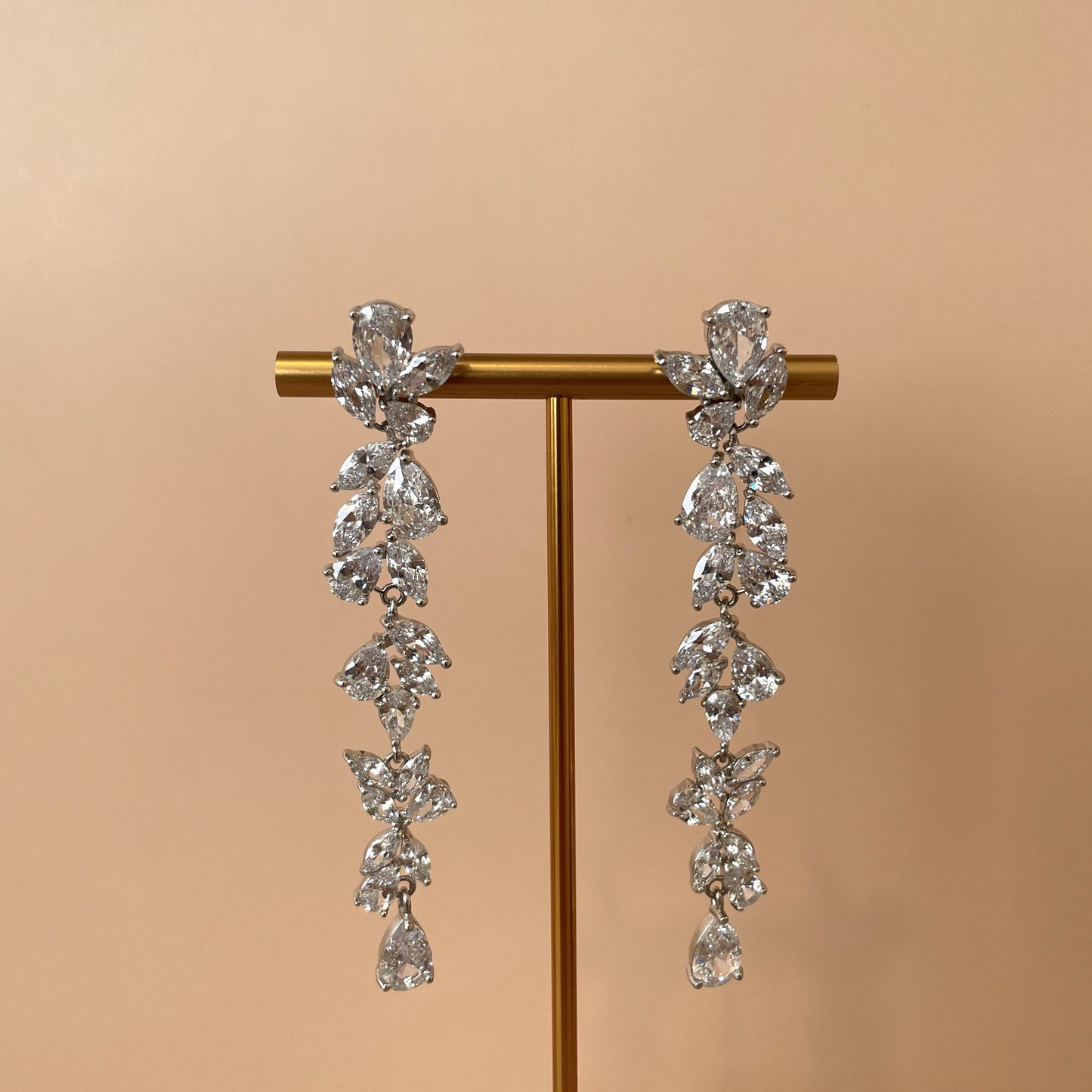 ARETES LARGOS CON GOTAS DE CIRCONIAS SILVER