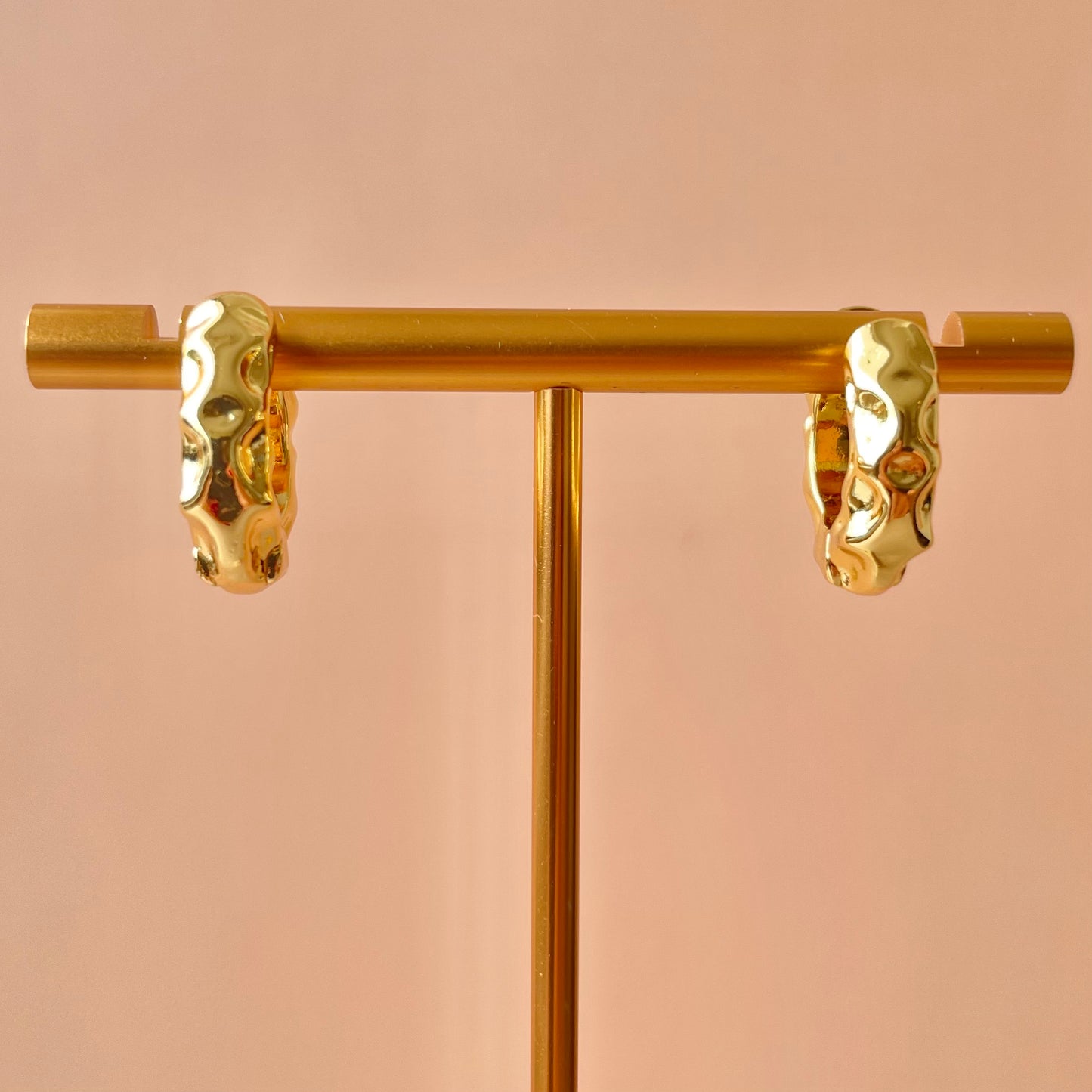 ARRACADAS EFECTO MARTILLADO GOLD MEDIANA