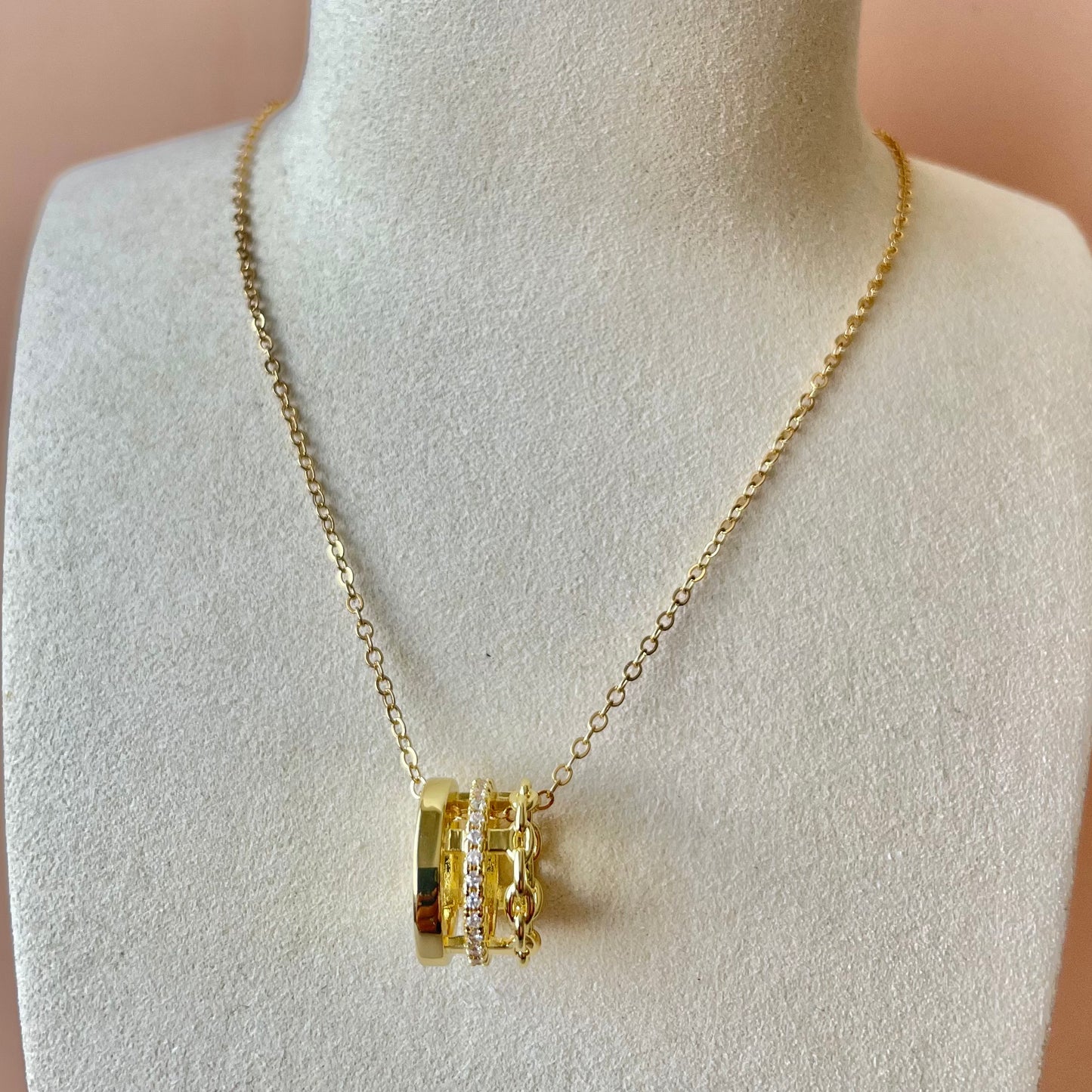 COLLAR GOLD CON ANILLO CON 3 HILERAS