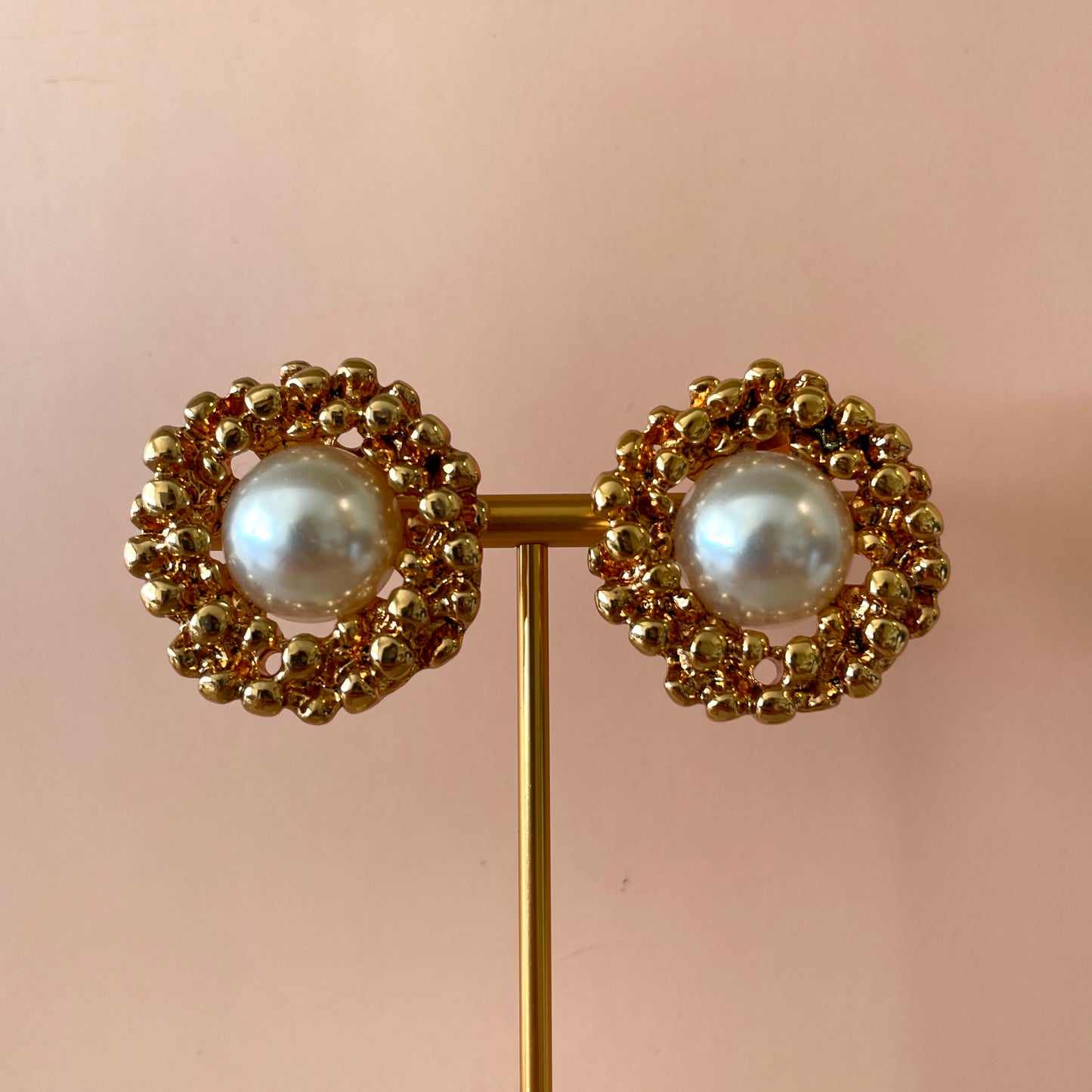 ARETES JOANNA DORADO PERLA