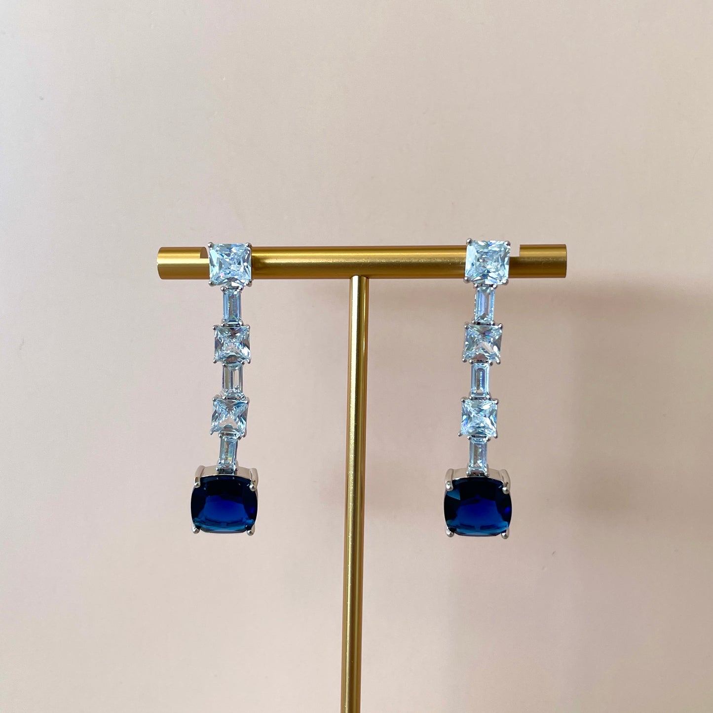 ARETE ZIRCONIA LARGO SILVER & BASE AZUL