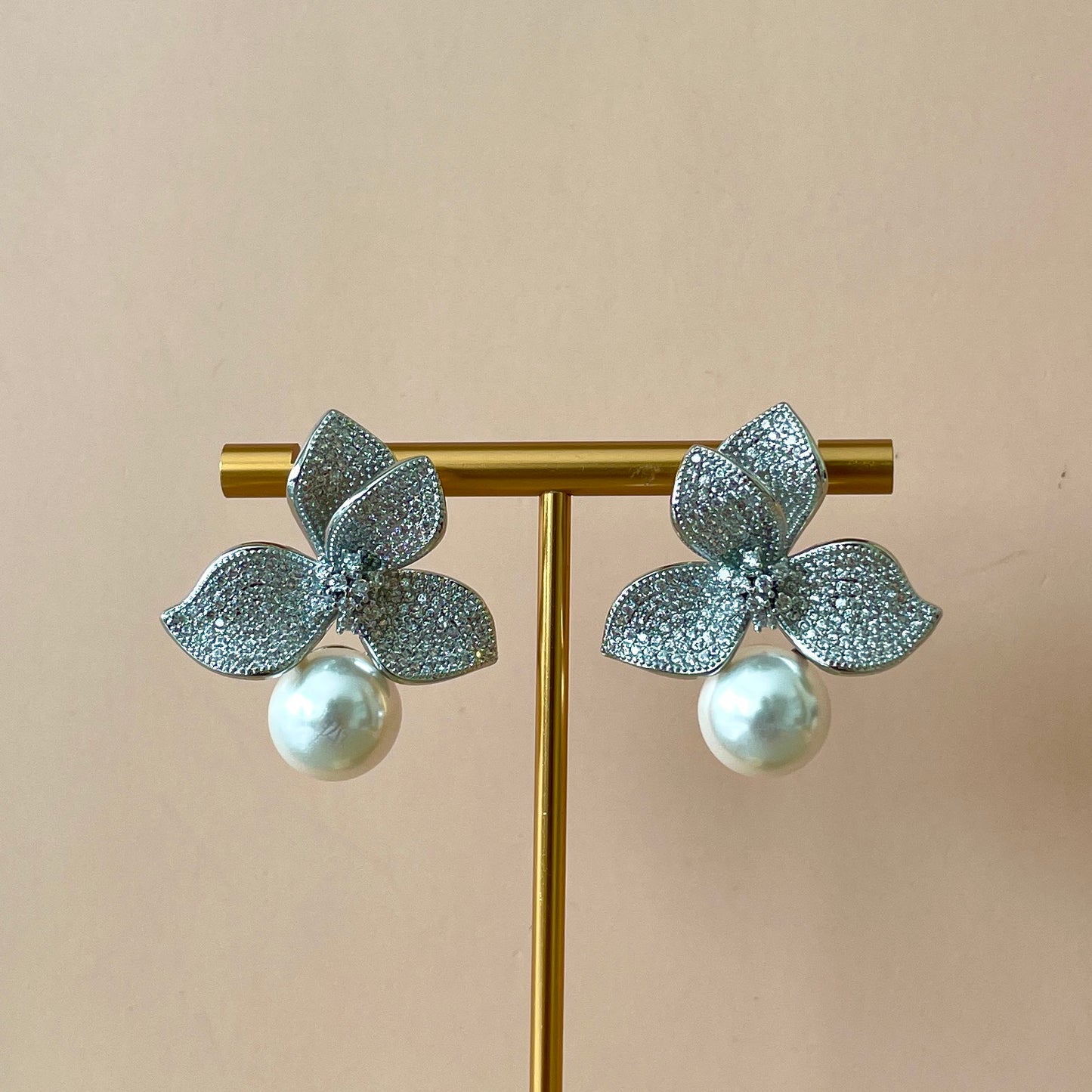 ARETE FLOR ORQUIDEA SILVER ZIRCONIAS Y PERLA