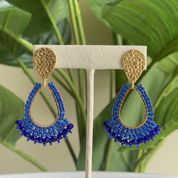 ARETES MANAOS DISEÑO MARTILLADO GOTA CON CRISTAL - AZUL ELECTRICO