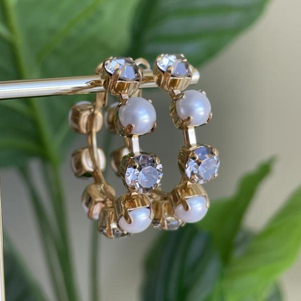 CRYSTAL HOOPS CLEAR Y PERLA