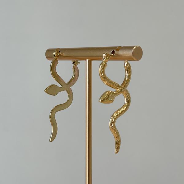 ARRACADAS SNAKE CON TEXTURA