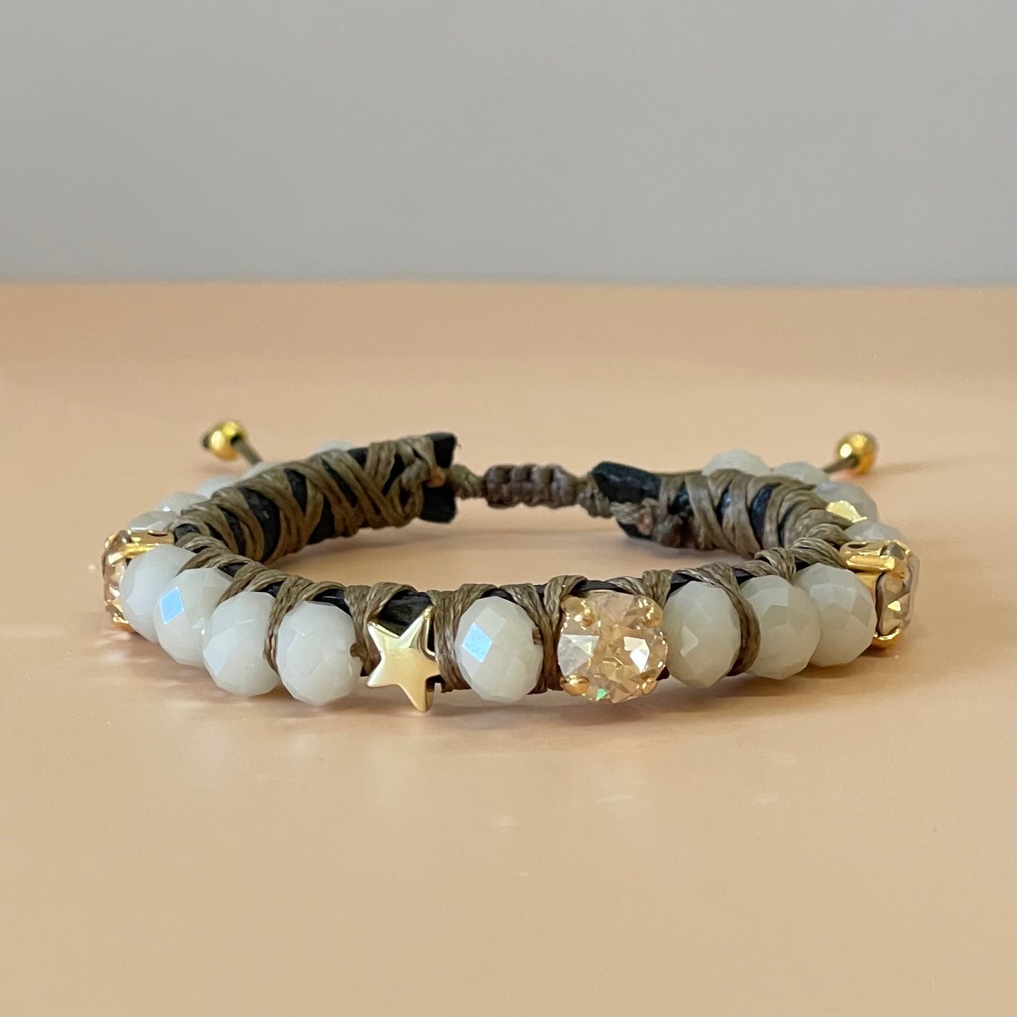 PULSERA FAVORITA PIEDRA BEIGE CRISTAL GOLD -HC