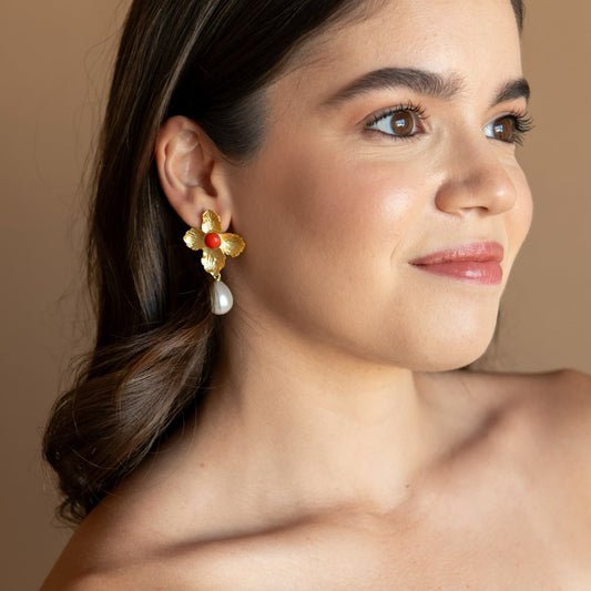 ARETES ORANGE GEMSTONE & BAROQUE PEARL