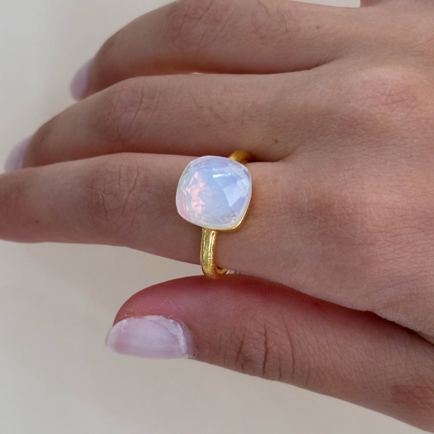 ANILLO MILKY CHALCEDONY