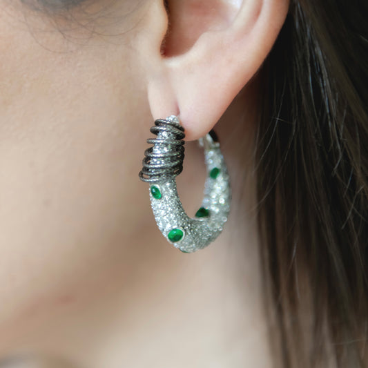 ARETES STILLA SNAKE EMERALD