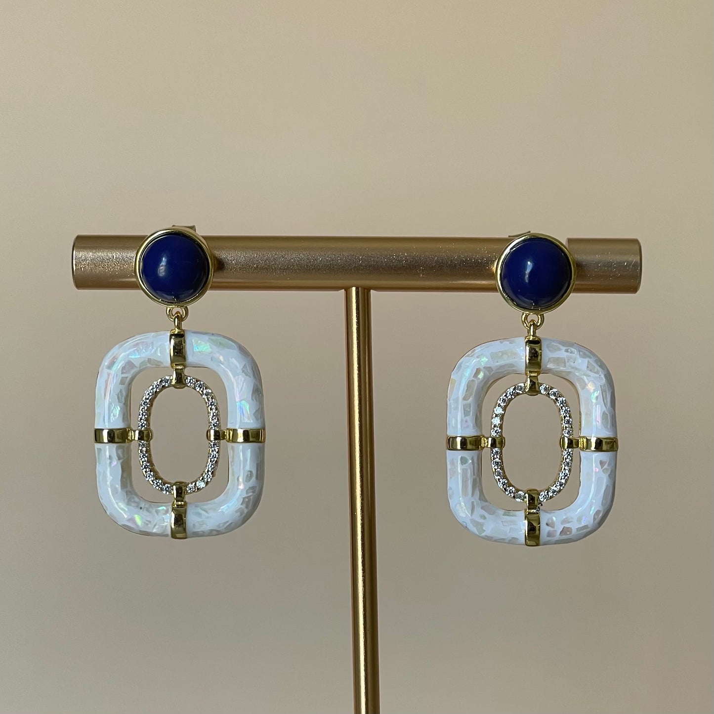 ARETES LAGOS COLOR BLANCO
