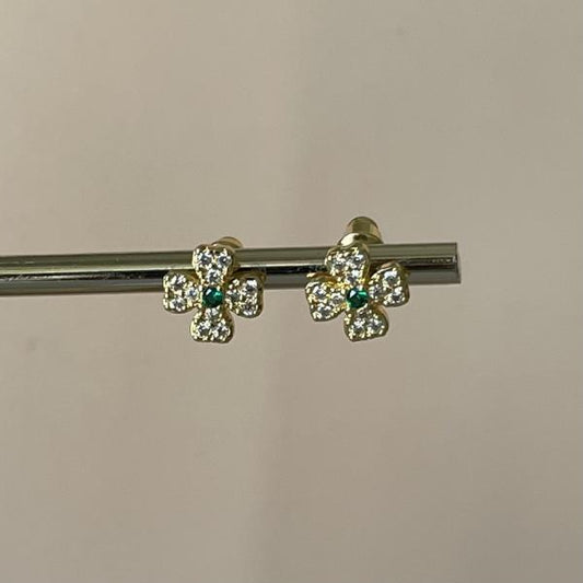 ARETES TREBOL