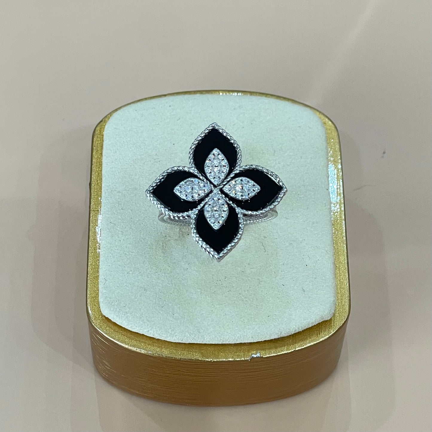 ANILLO LOTUS NEGRO