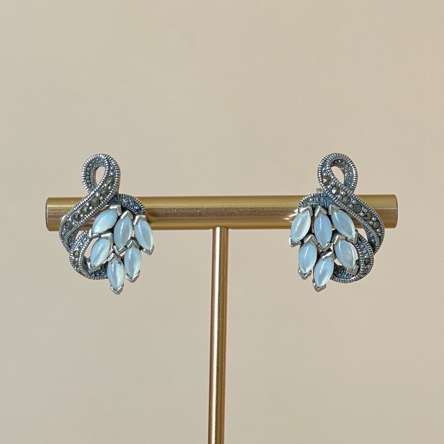 ARETES PEACOCK MOONSTONE