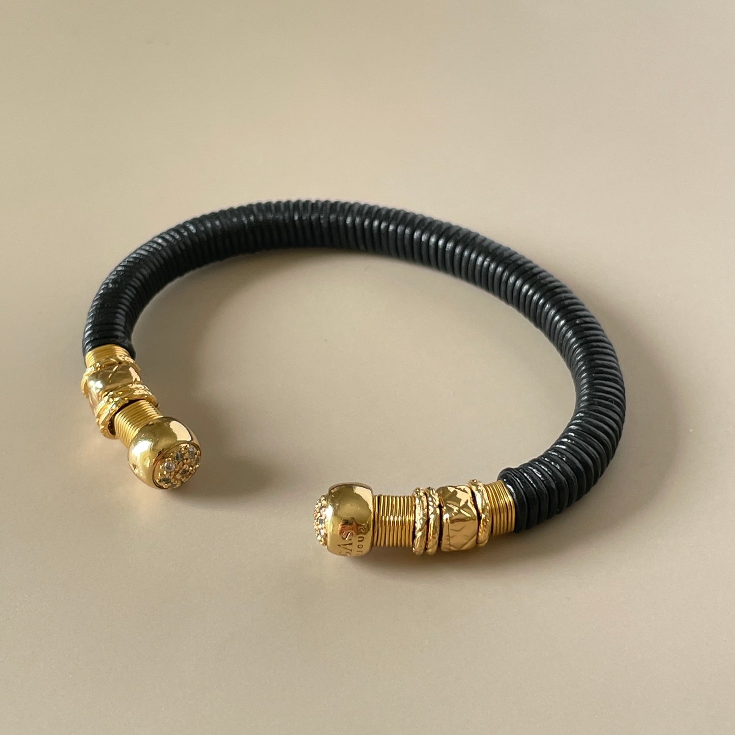 BRAZALETE SARI BIS -BLACK CRYSTAL CLEAR
