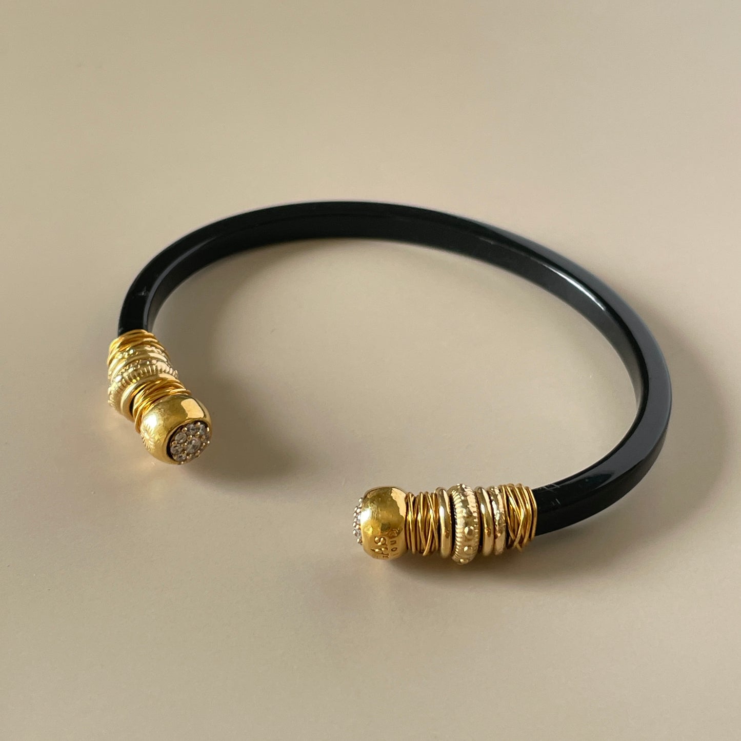 BRAZALETE SARI -CRYSTAL BLACK