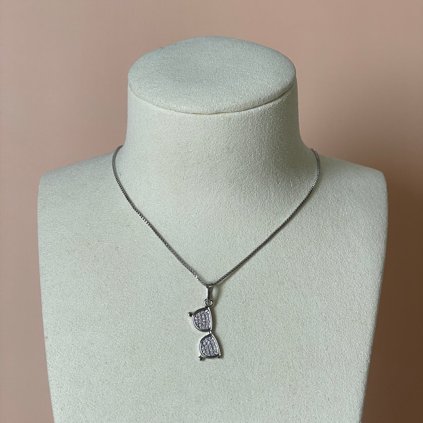 COLLAR GAFAS SILVER
