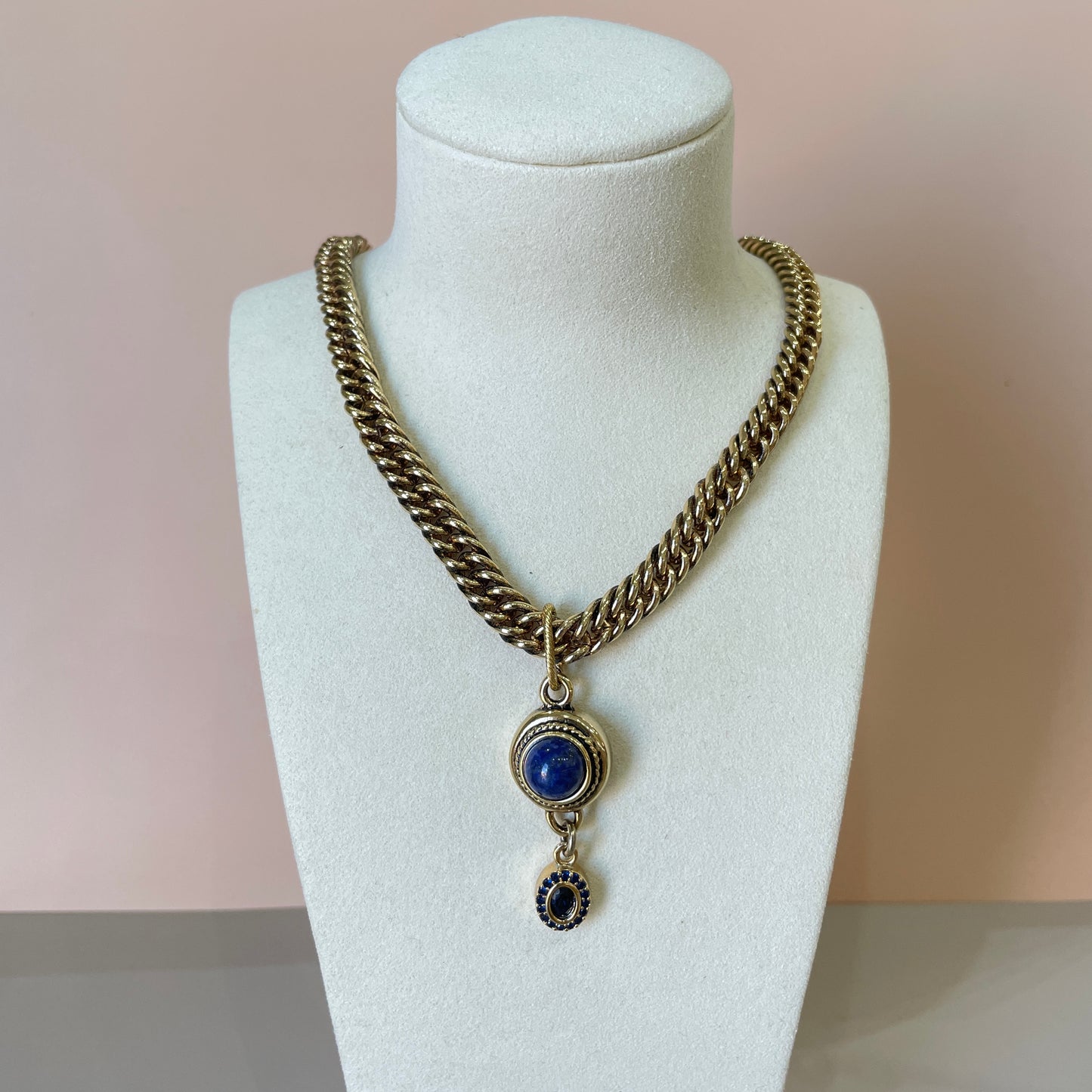 COLLAR EYE DROP LAPIS