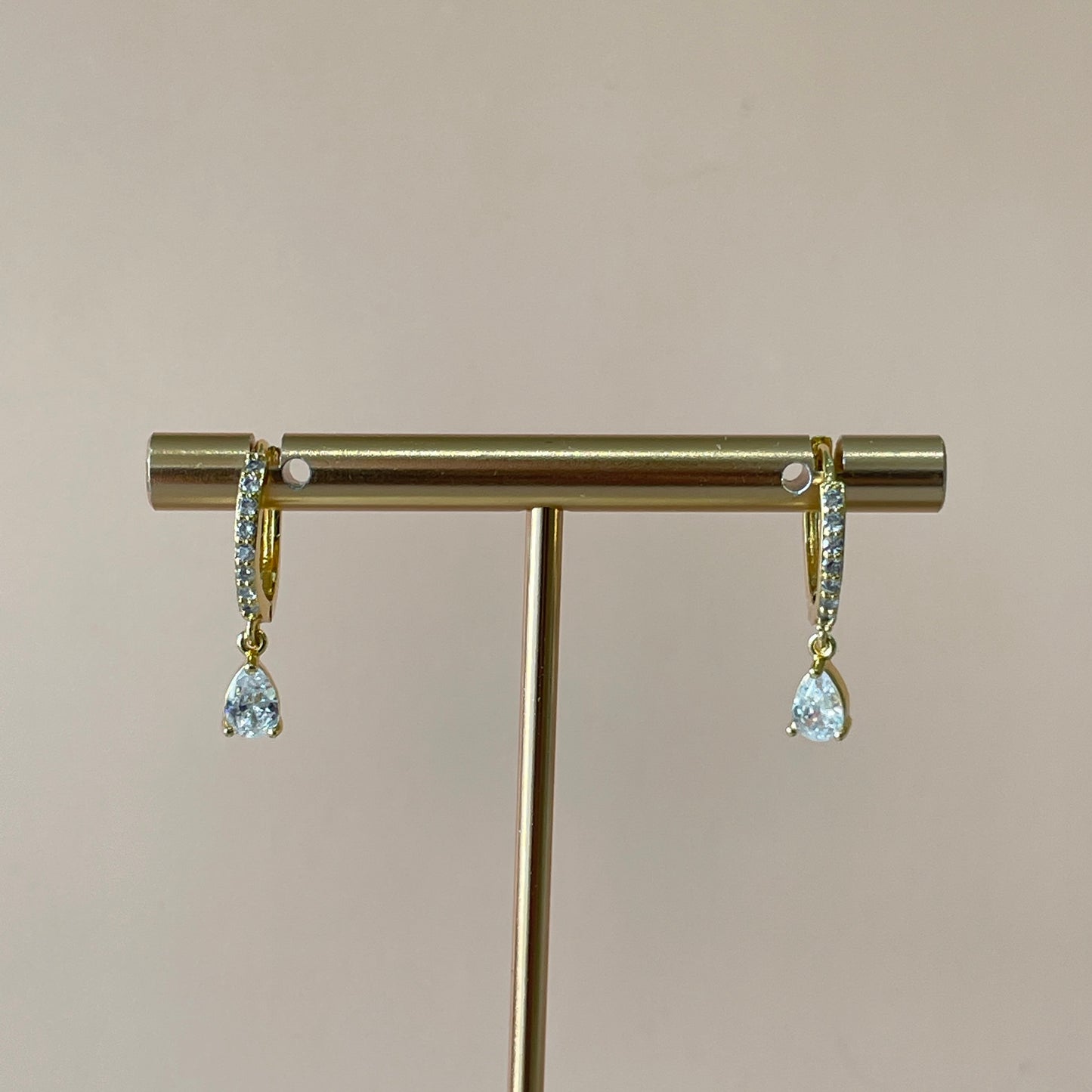 ARRACADAS DE GOTITA CON CRISTAL