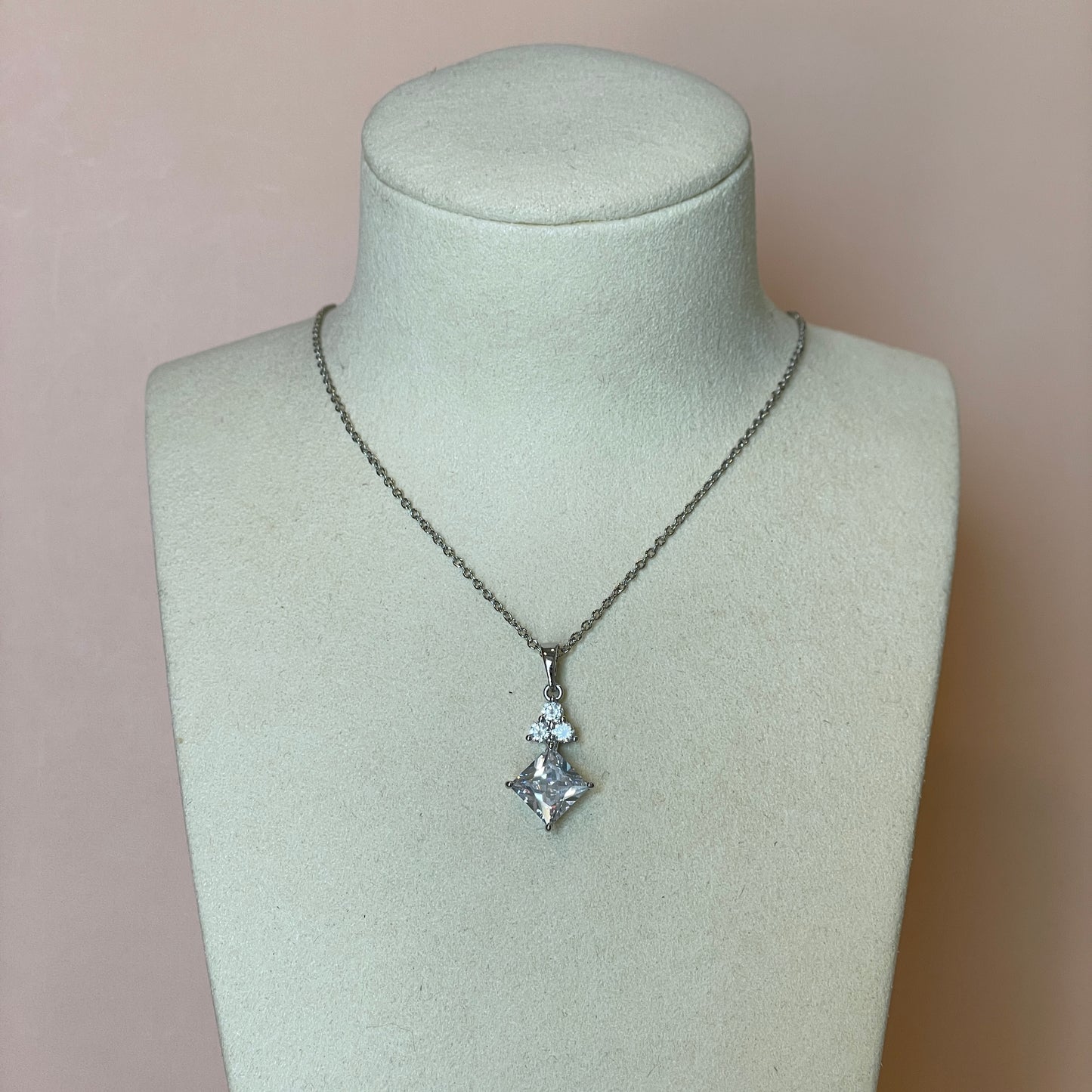 COLLAR DIJE ROMBO SILVER