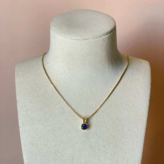 COLLAR CON DIJE CRISTAL CLASICO AZUL