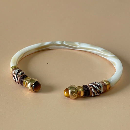 BRAZALETE SARI EMBA IVORY- HILO CAGE OJO DE TIGRE