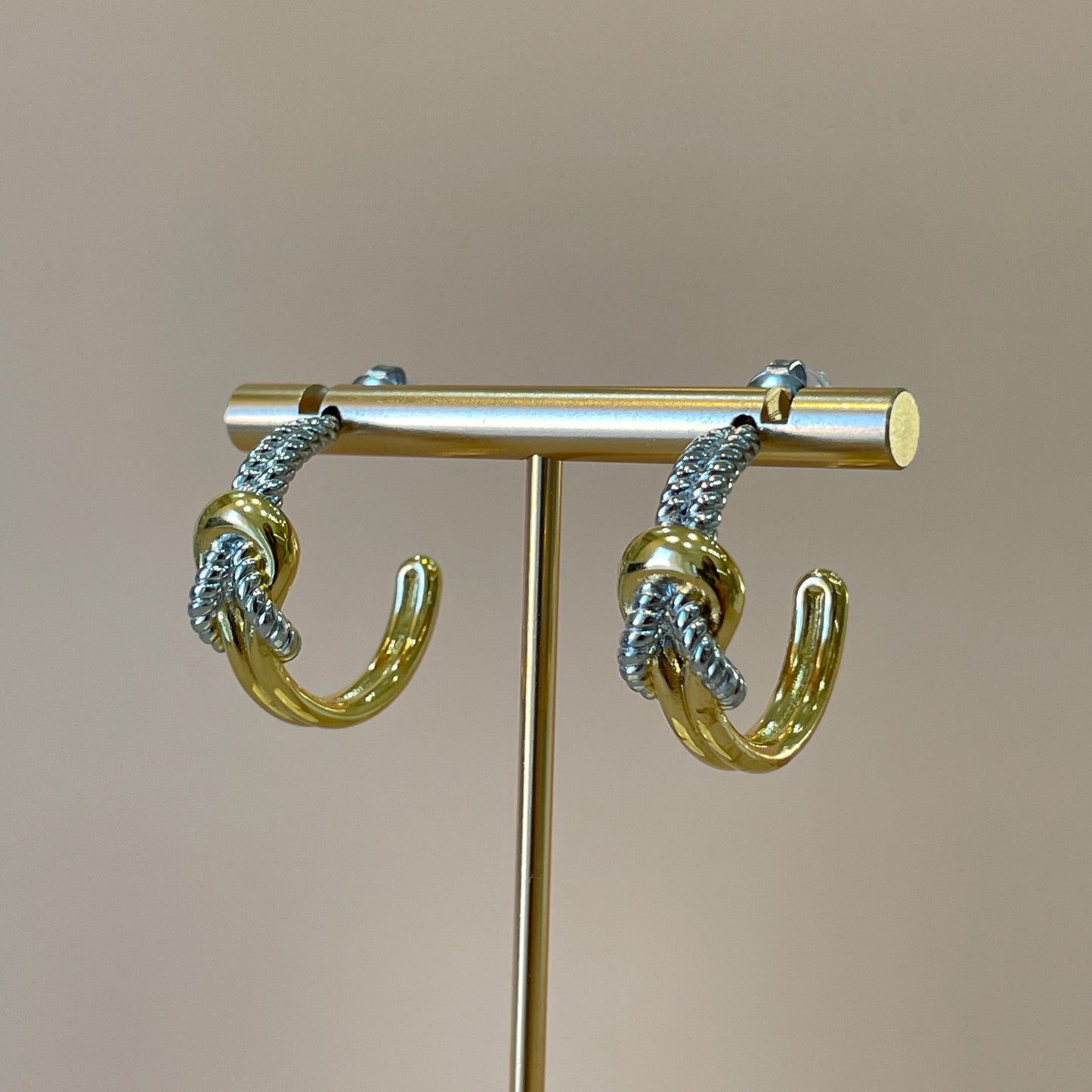 ARRACADAS NUDO SILVER GOLD