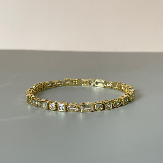 PULSERA CON FIGURAS Y CRISTAL