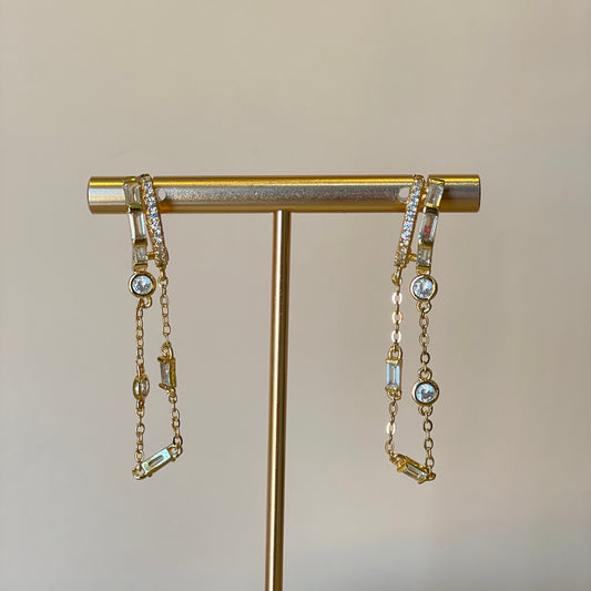 ARRACADA DOBLE CON CADENA