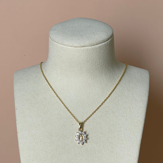 COLLAR CON VIRGEN DE GUADALUPE Y ZIRCONIAS