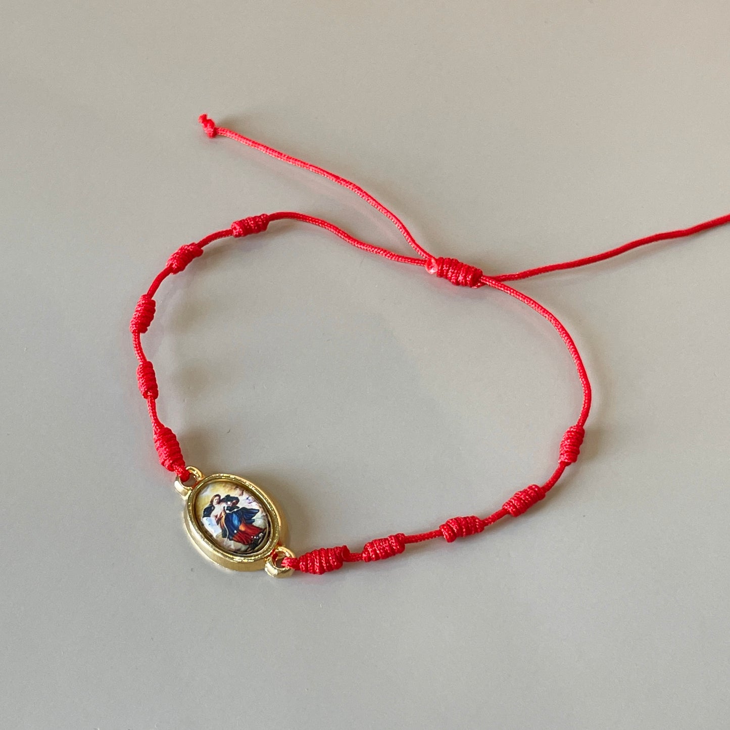 PULSERA ROJA DECENARIO SENCILLO CON NUDOS - VIRGEN DESATANUDOS