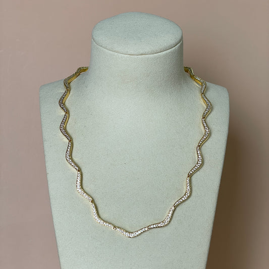 COLLAR ONDA CON CRISTAL