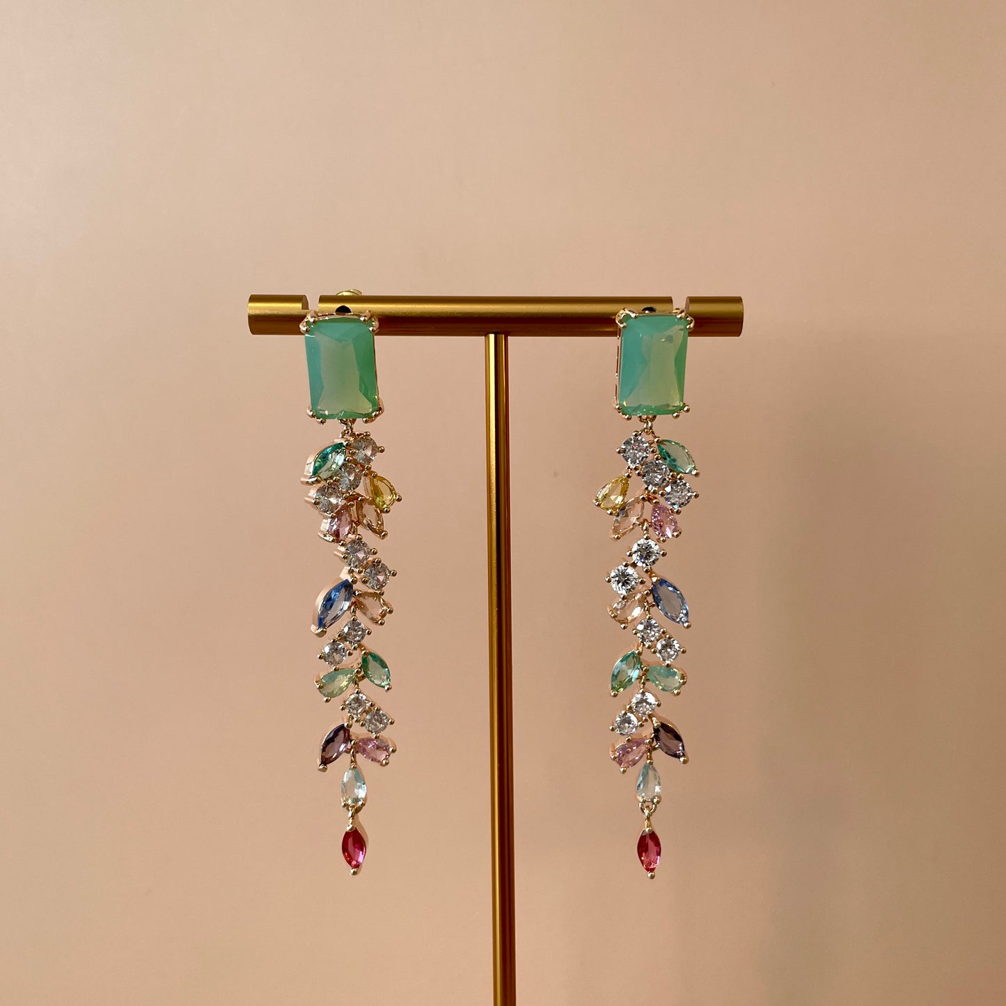 ARETE LARGO CON CIRCONIA COLOR FULL