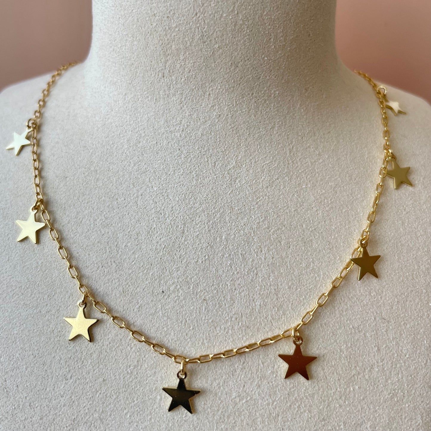 COLLAR GOLD CON OCHO ESTRELLAS