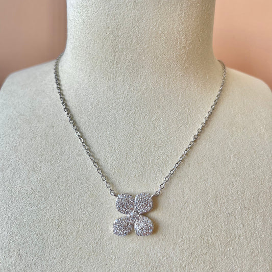COLLAR FLOR CUATRO PETALOS GRANDES SILVER