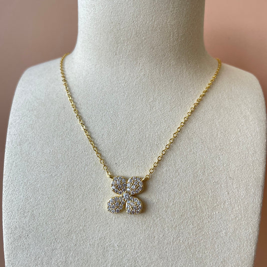 COLLAR FLOR CUATRO PETALOS GRANDES GOLD