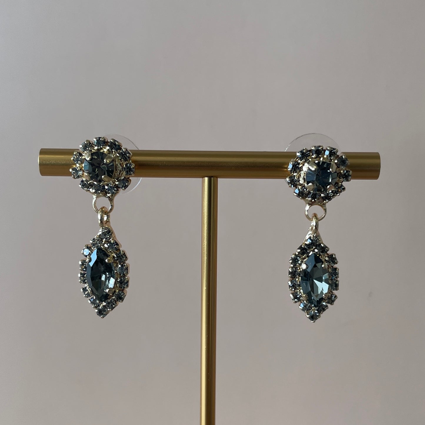ARETES MARQUISE OVAL GRIS