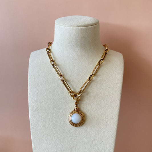 COLLAR SHIELDED MOONSTONE