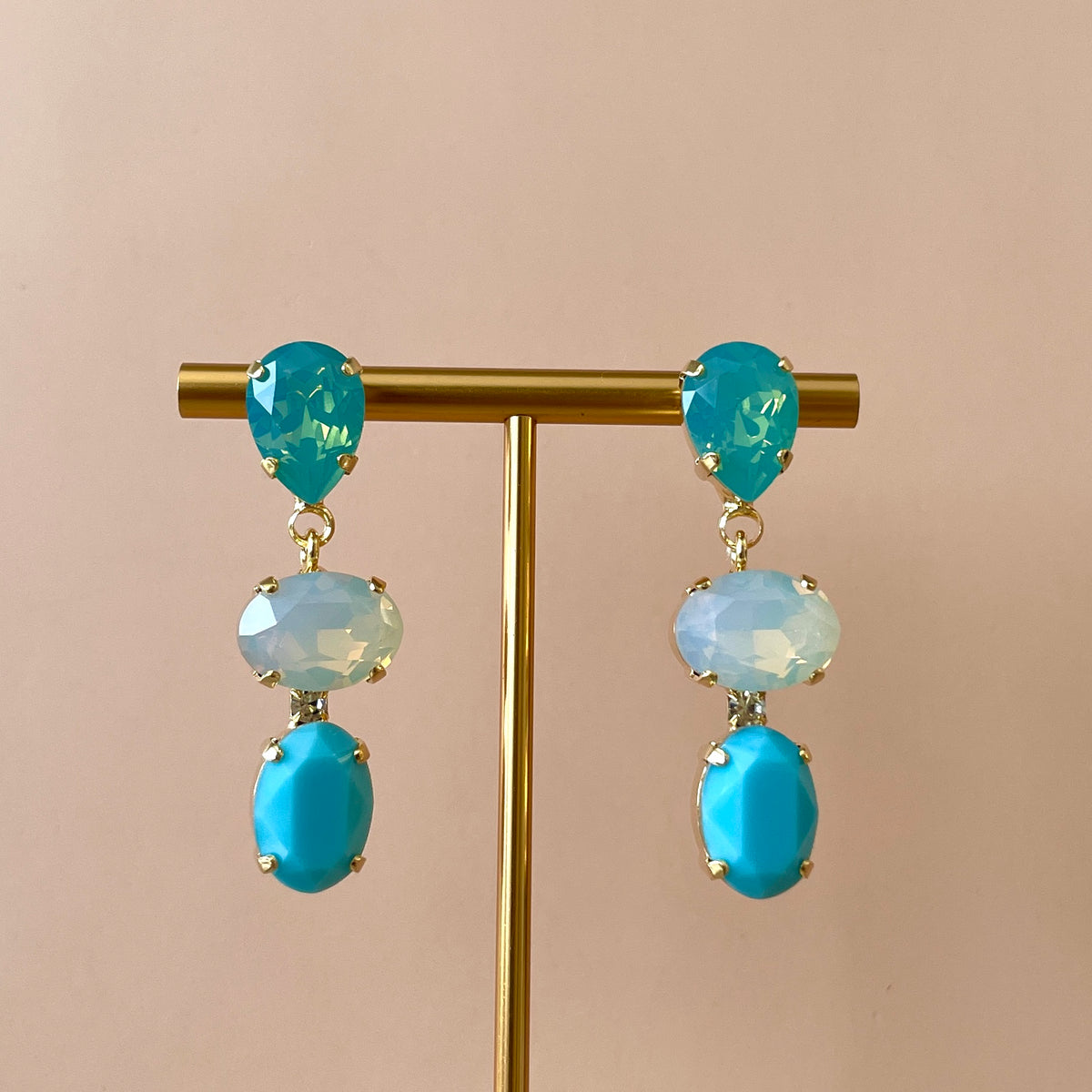 ARETES ROC OVAL GOTA MENTA, OPAL & TURQUESA