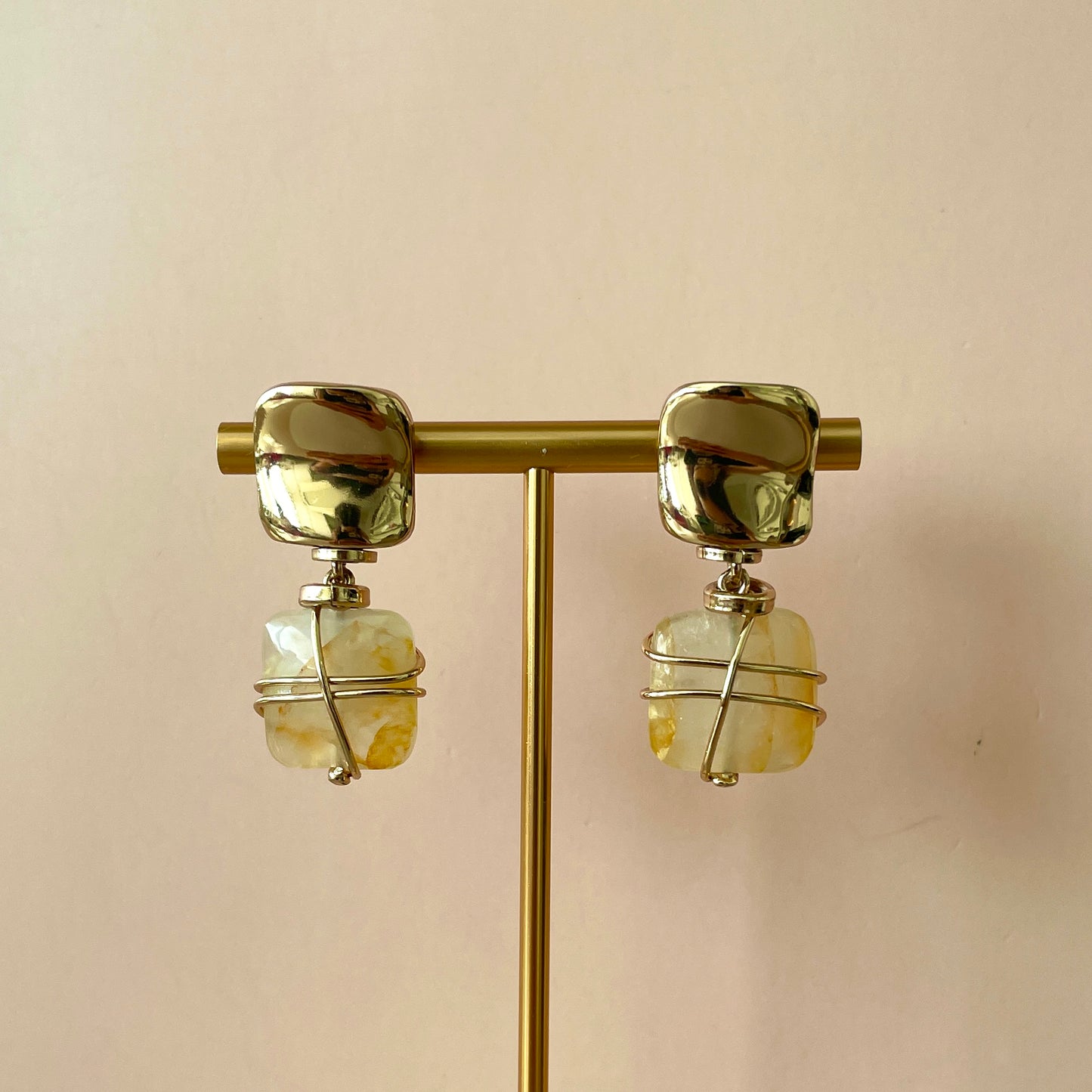 ARETES RAINBOW SQUARE CUARZO AMARILLO