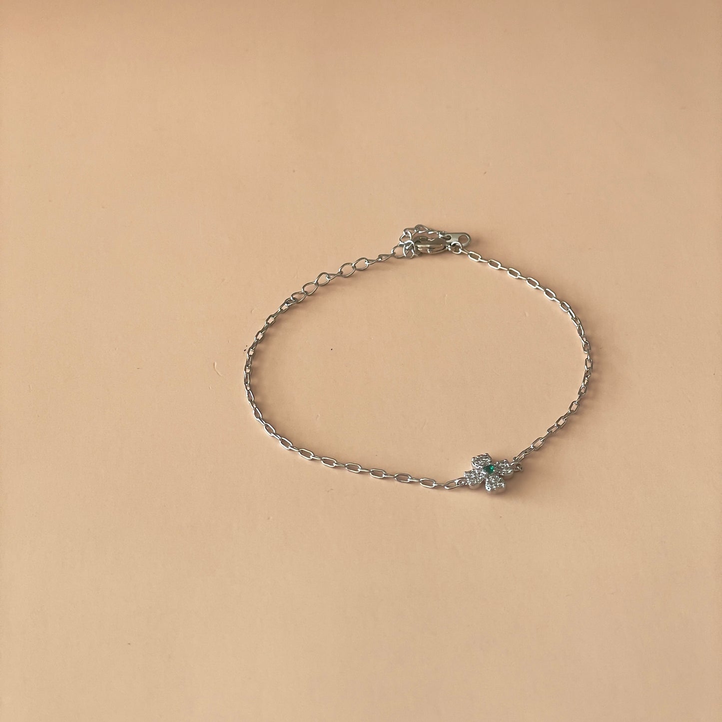PULSERA TREBOL CON PUNTO VERDE SILVER